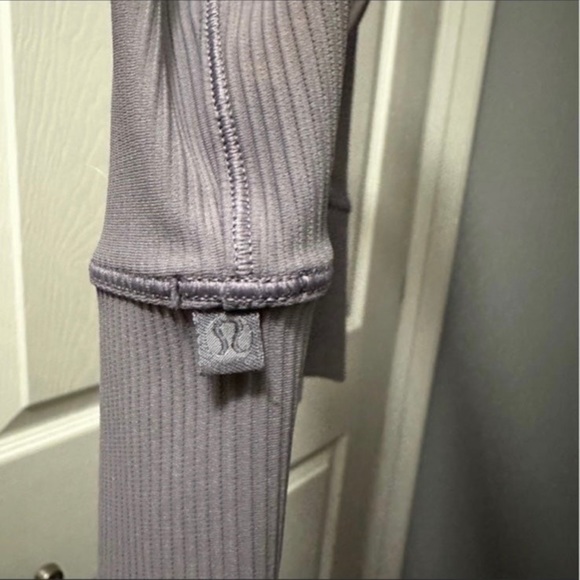 Lululemon Power Pivot Tank - Dusky Lavender - Picture 4 of 5